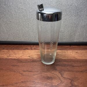 VINTAGE ART DECO ELEGANT TALL GLASS COCKTAIL SHAKER CHROME Etched Design